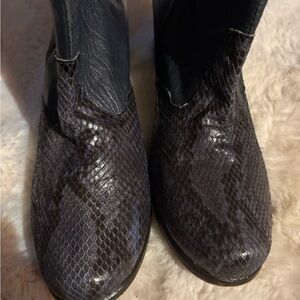 VEARI Luxury Snakeskin Leather Boots